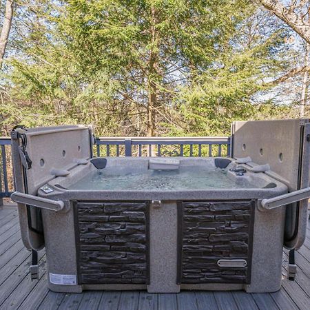 Wooded Bliss Hot Tub Single Level Cabin With No Steps Rocking Chairs And Wooded Views Pigeon Forge Eksteriør billede