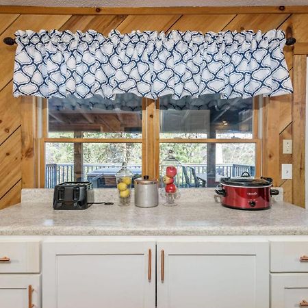 Wooded Bliss Hot Tub Single Level Cabin With No Steps Rocking Chairs And Wooded Views Pigeon Forge Eksteriør billede