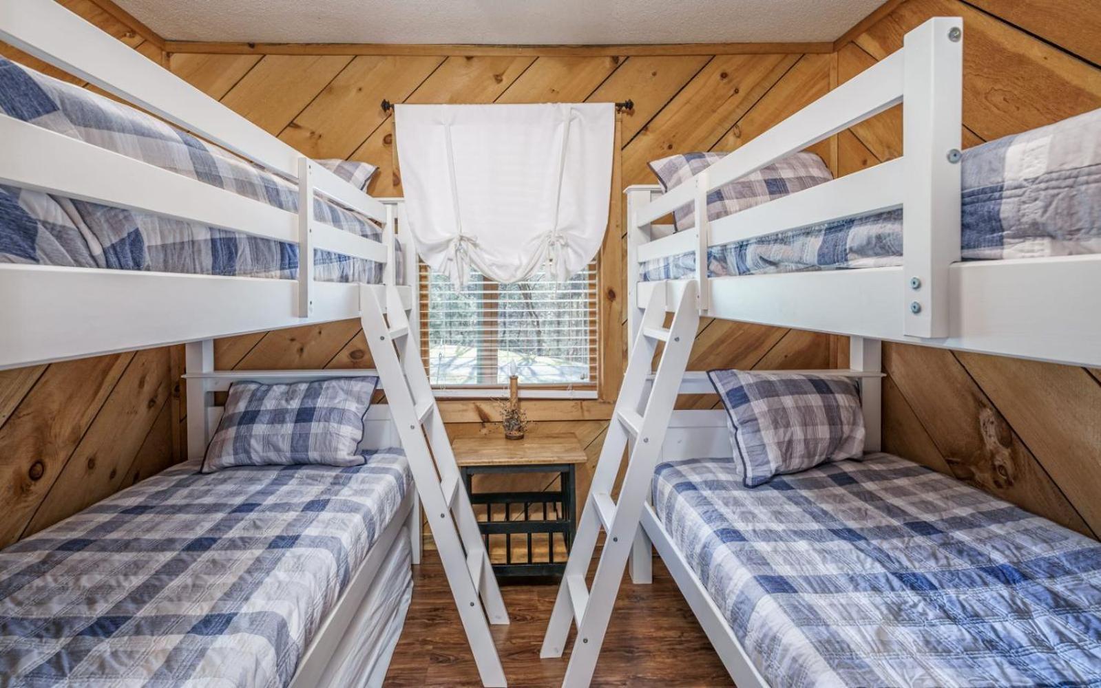 Wooded Bliss Hot Tub Single Level Cabin With No Steps Rocking Chairs And Wooded Views Pigeon Forge Eksteriør billede