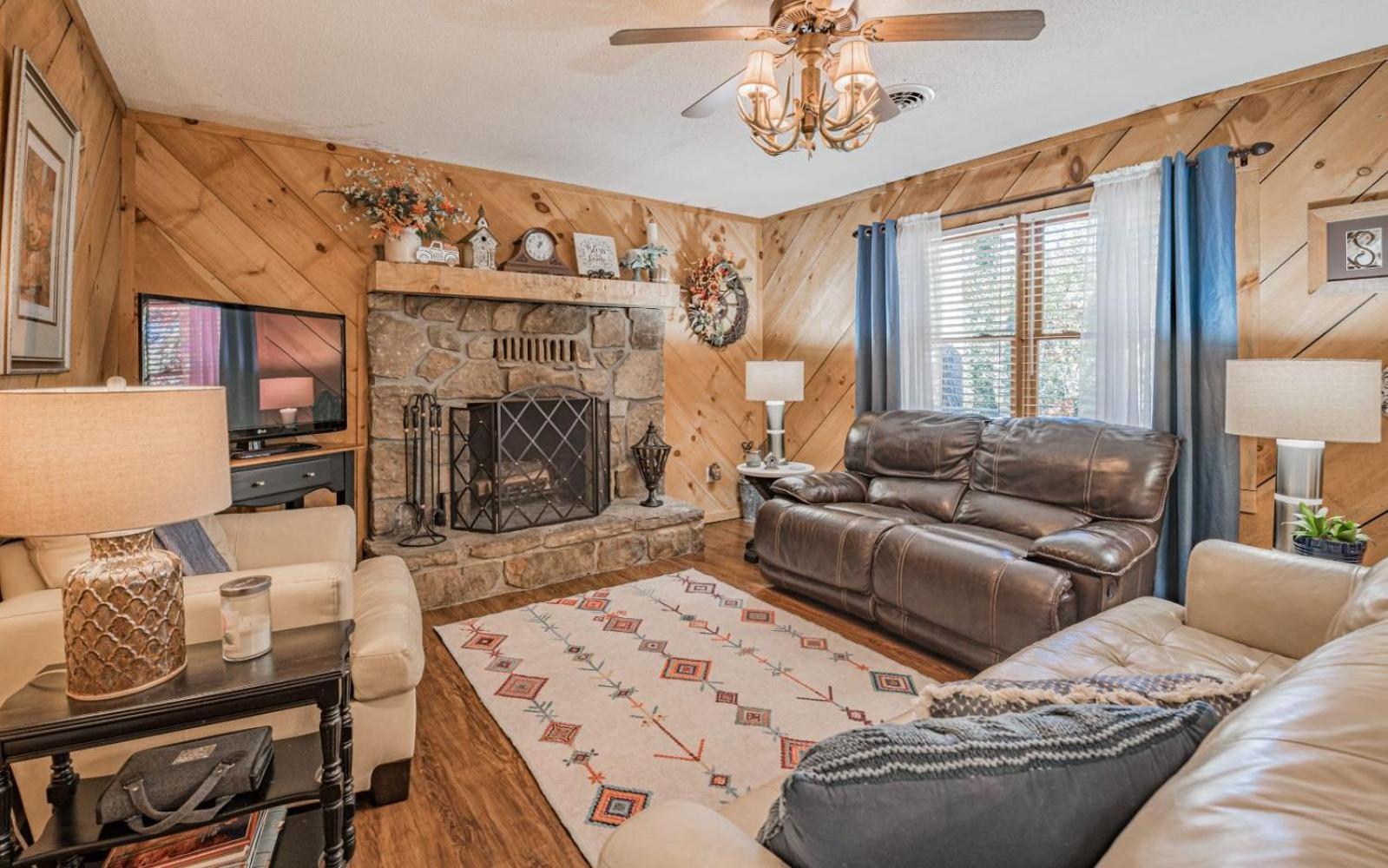 Wooded Bliss Hot Tub Single Level Cabin With No Steps Rocking Chairs And Wooded Views Pigeon Forge Eksteriør billede